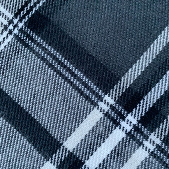 New Old Navy Men’s Plaid Scarf - Picture 6 of 7